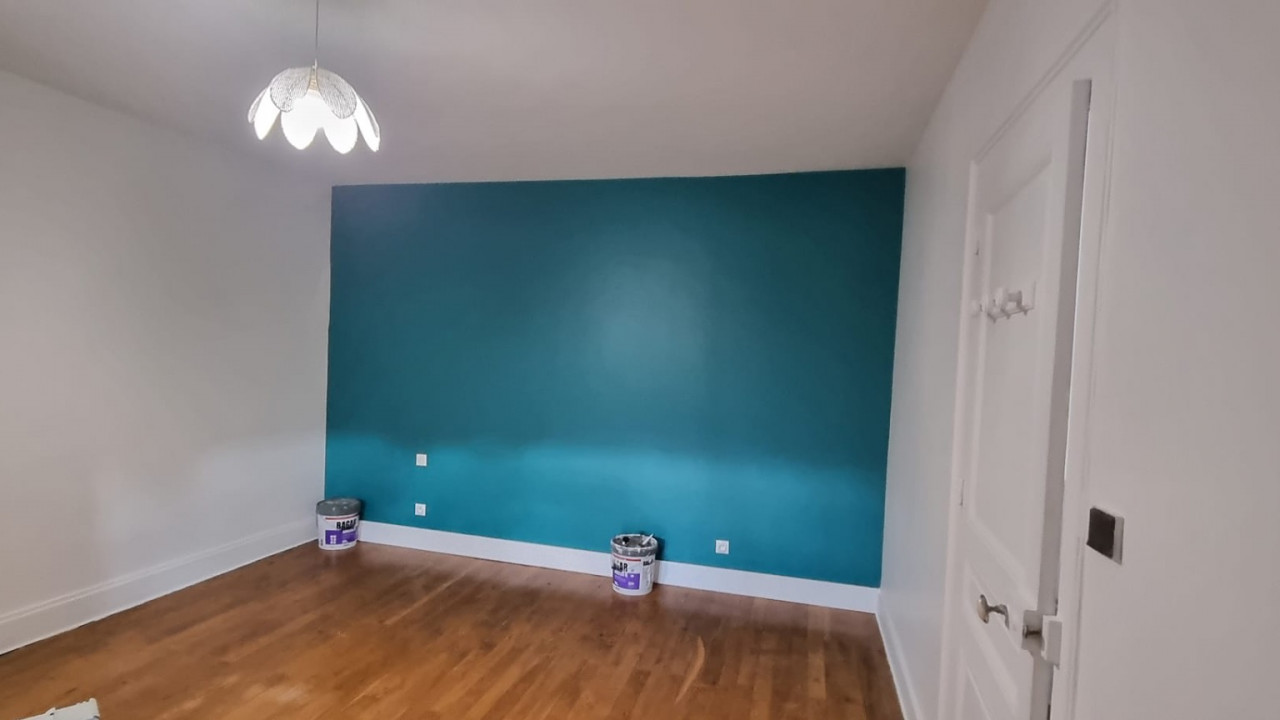 Rénovation d'une chambre bien abîmée à Charnay