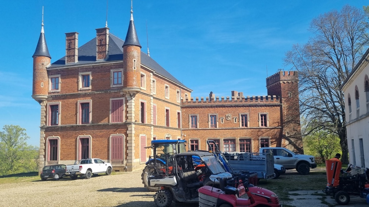 Rénovation plateau au Château de Tavernost à Francheleins