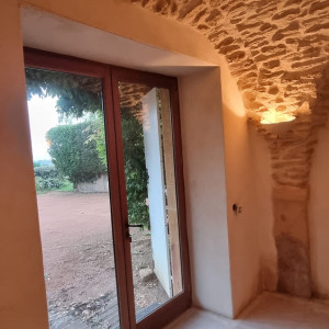 Rénovation à Bagnols : élégance retrouvée