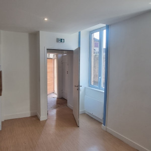 Rénovation d'une ancienne école à Lissieux (69)